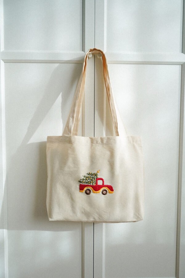 "Festive pick up" - hand embroidered cotton bag