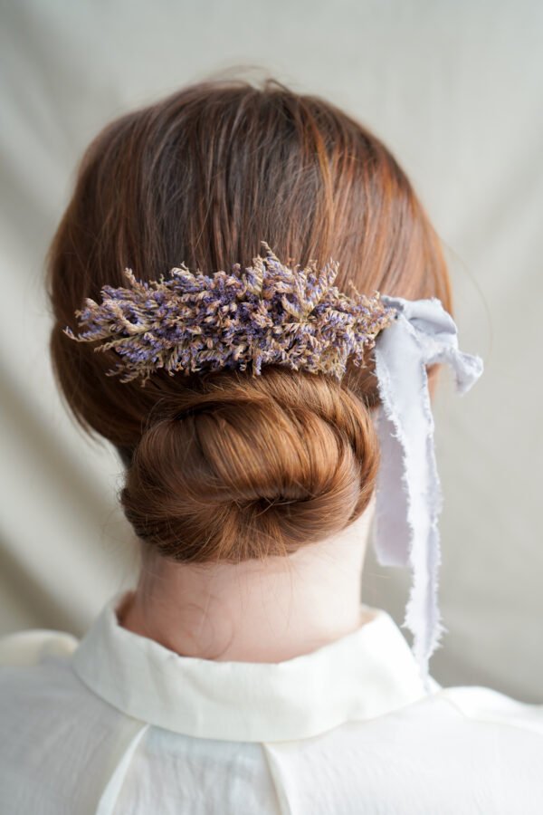 "Floral tale" hair comb