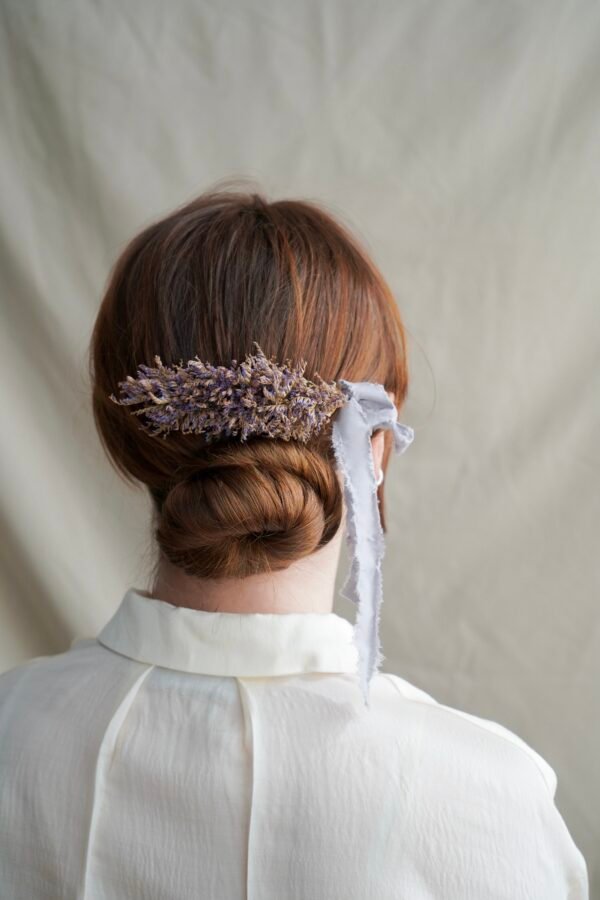 "Floral tale" hair comb