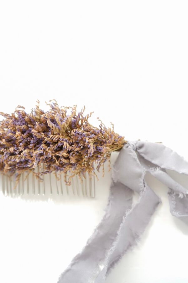 "Floral tale" hair comb