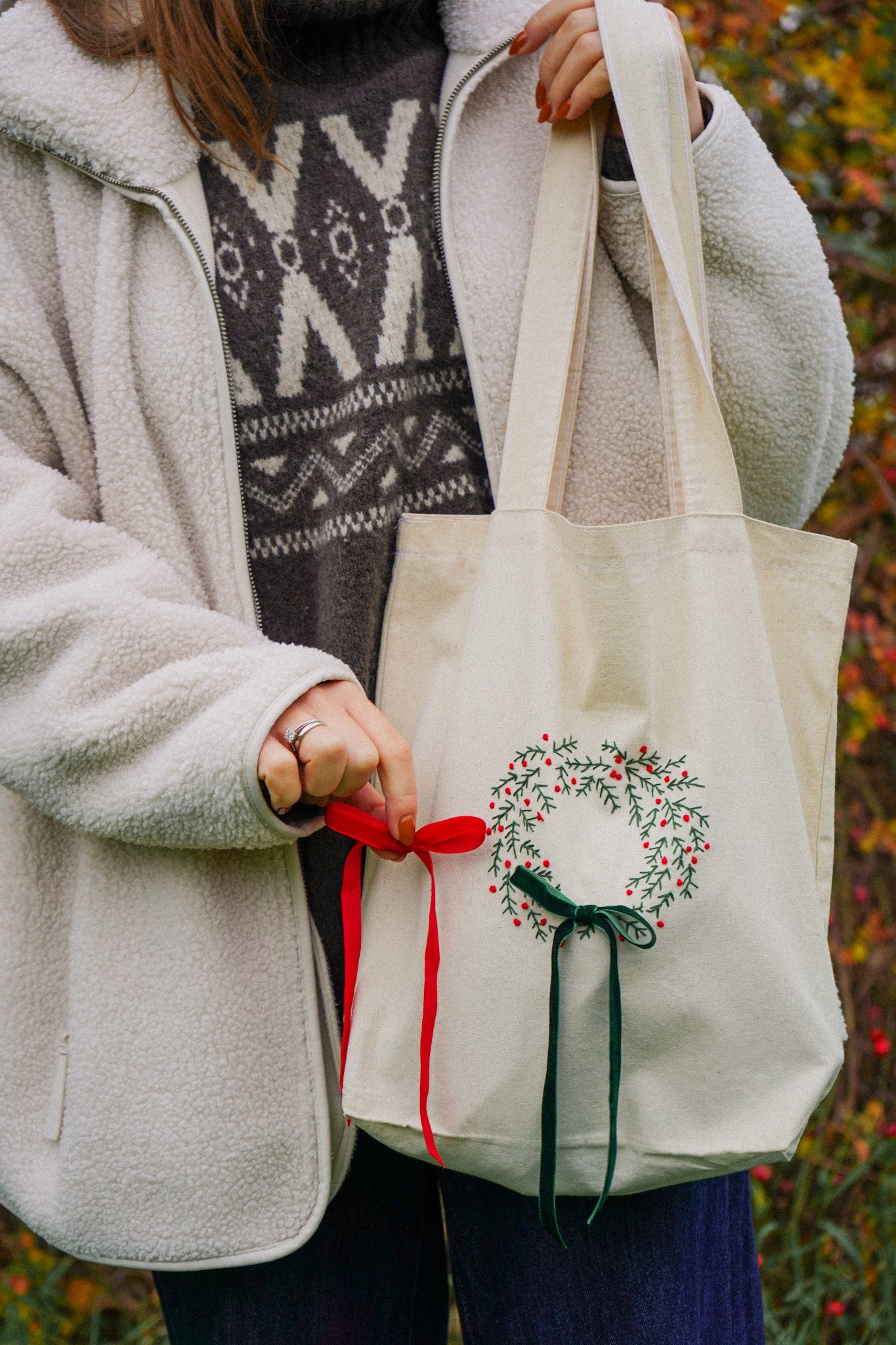 "The Merry Carry" - hand embroidered linen bag - Image 4