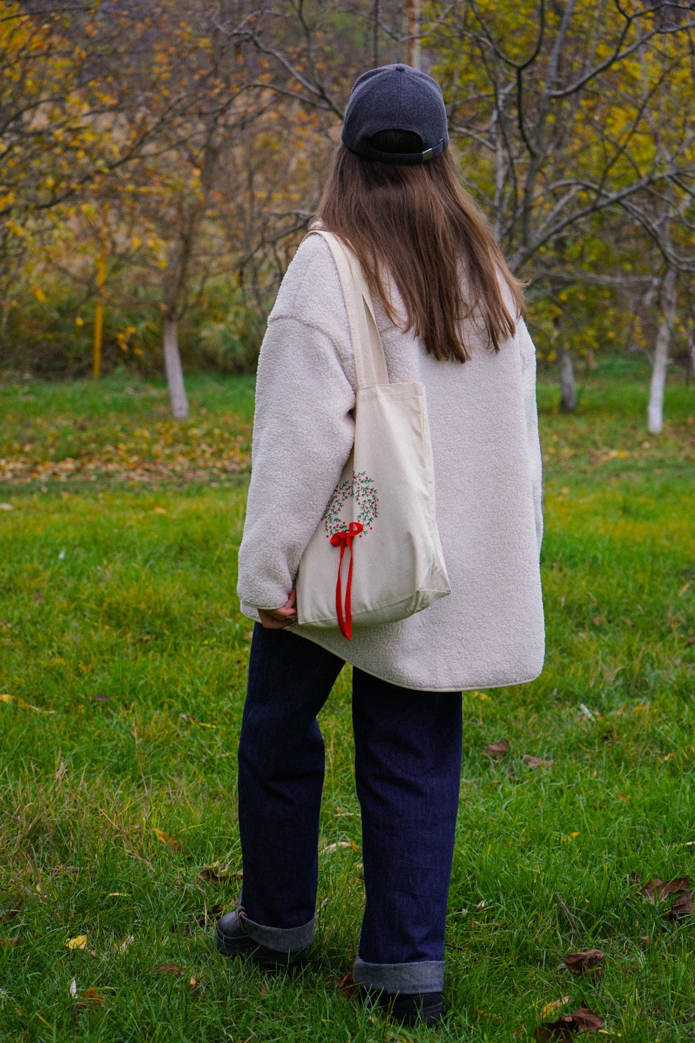 "The Merry Carry" - hand embroidered linen bag - Image 8