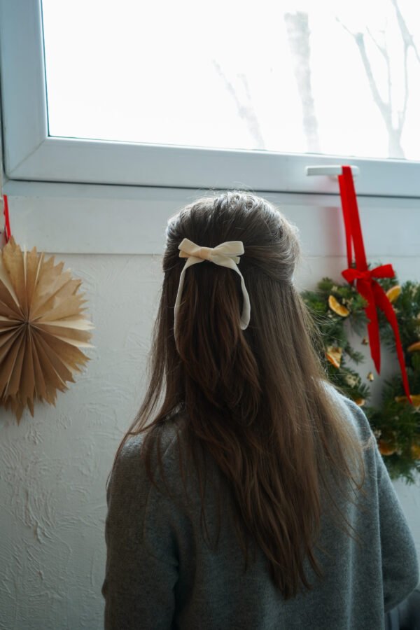 Velvet Bow - Hair Clip - Image 4